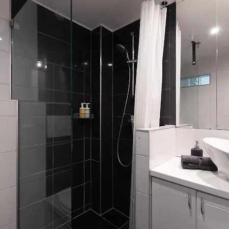 Bright & Shine * Budapešť