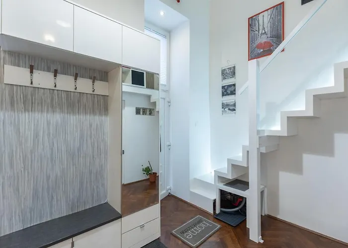 Bright & Shine Apartment